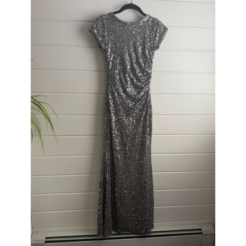 Betsy & Adam Sequin Ruched Formal Evening Gown Grey Silver 2P Petite